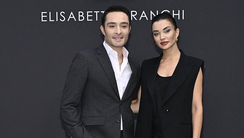 Ed Westwick darf sich über den ersten Nachwuchs mit seiner Ehefrau freuen. Ed Westwick darf sich über den ersten Nachwuchs mit seiner Ehefrau freuen.