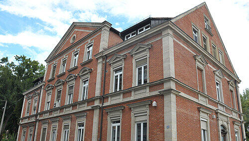 In der Bärenschanzstraße residiert die Schickedanz-Immobilien-Firma ICN Consult mit 35 Mitarbeitern. In der Bärenschanzstraße residiert die Schickedanz-Immobilien-Firma ICN Consult mit 35 Mitarbeitern.