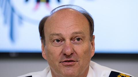 Hubertus Andrä, Polizeipräsident von München, nimmt an einer Pressekonferenz teil. Foto: Sven Hoppe/dpa/Archivbild