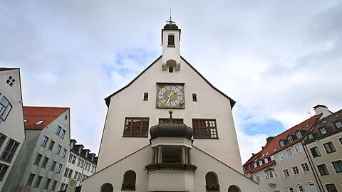 Bei der Stadtverwaltung von Kempten gibt es erneut Polizeiermittlungen. (Archivbild)