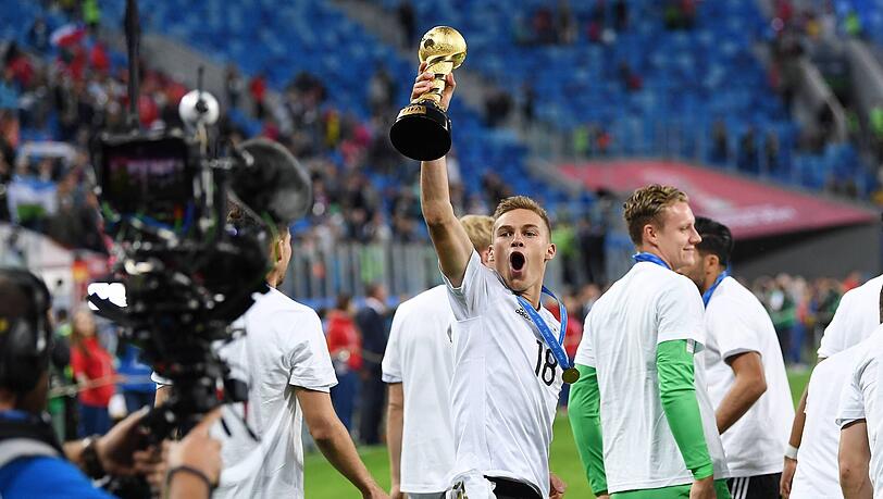 2017 holte Joshua Kimmich mit der Nationalmannschaft den Confed Cup. 2017 holte Joshua Kimmich mit der Nationalmannschaft den Confed Cup.