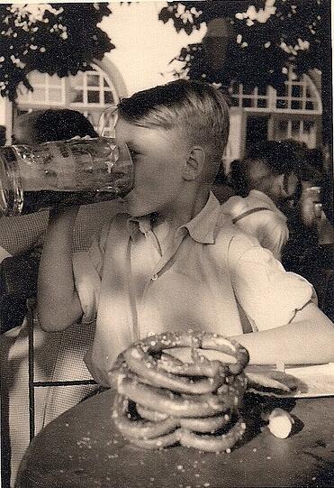 Prost! Am Nockherberg, circa 1957.