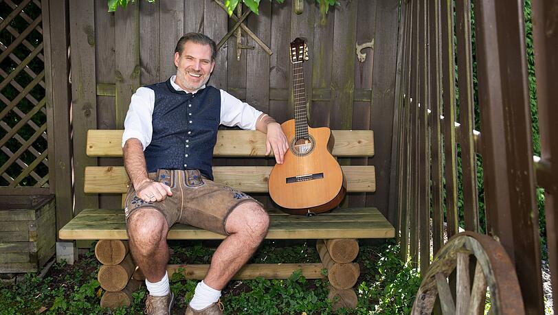 Thomas Mayer stammt aus dem Landkreis Straubing-Bogen, hat sich aber ein "Hoch-Niederbairisch" antrainiert.