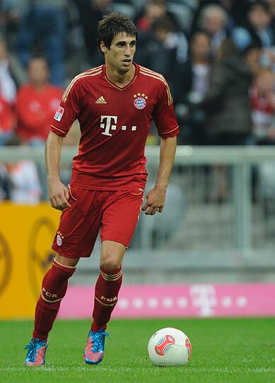 An seinem 24. Geburtstag darf 40-Millionen-Transfer Javi Martínez zum ersten Mal für die Bayern spielen. In der 77. Minute löst er Schweinsteiger ab - und beeindruckt mit einem Pass.