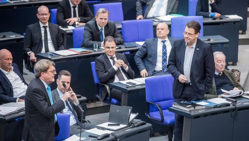 Zuletzt saß die AfD vom Platz des Bundestagspräsidenten aus gesehen ganz rechts, daneben die FDP - doch das wollen die Liberalen ändern. "Weil wir uns als Kraft der politischen Mitte sehen", wie es heißt. (Archivbild).