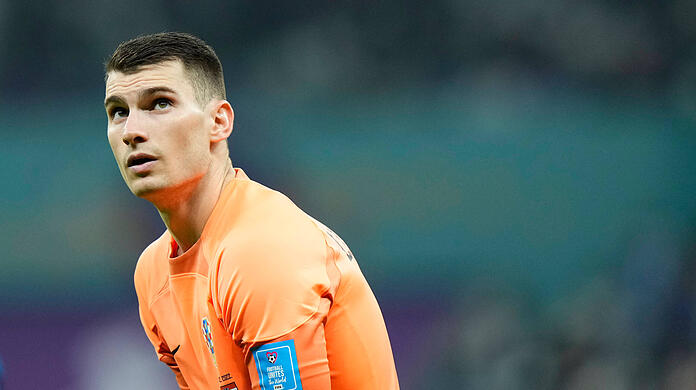Vor allem im Elfmeterschießen eine Bank: Kroatiens Keeper Dominik Livakovic.