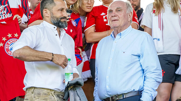 Schauten sich zusammen das Saisonfinale der Damen des FC Bayern an: Hasan Salihamidzic und Uli Hoeneß.