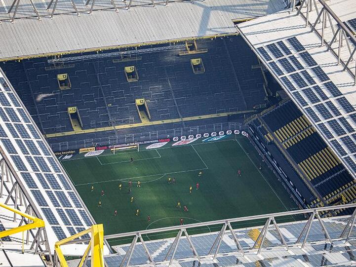 Die Fußball-Bundesliga könnte laut einem Bericht ab September in die neue Saison starten.