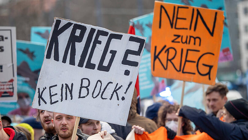 Jährlich ruft die Antisiko in der Nähe des Hotels Bayerischer Hof zum Protest gegen die Münchner Sicherheitskonferenz auf.