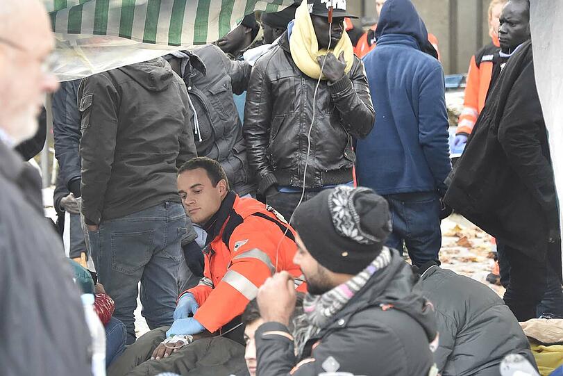 Am Freitagabend räumte die Polizei das Flüchtlingscamp am Sendlinger Tor. Die Bilder vom Einsatz.