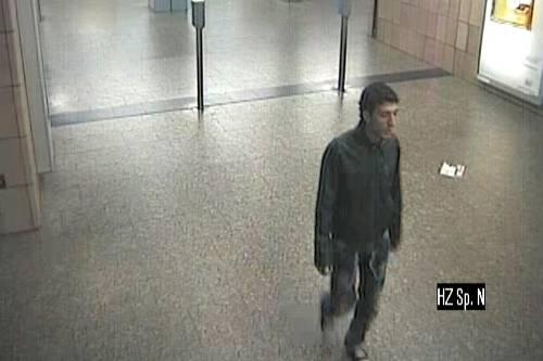 Mit diesem Foto sucht die Polizei nach dem Grapscher.