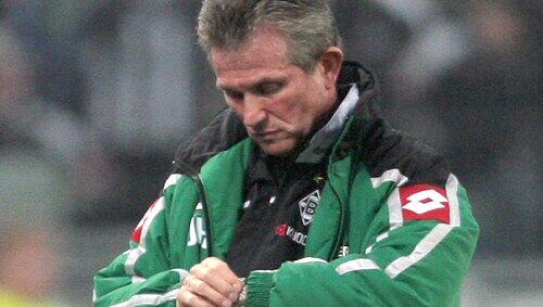 Jupp Heynckes ist neuer Trainer des FC Bayern. Am Samstag geht es gleich gegen dessen Ex-Klub Gladbach. Jupp Heynckes ist neuer Trainer des FC Bayern. Am Samstag geht es gleich gegen dessen Ex-Klub Gladbach.