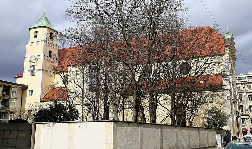 Die Karmeliterkirche am Promenadeplatz. Heute beherbergt sie das Archiv der Erzdiözese.