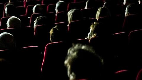 Im Kino.