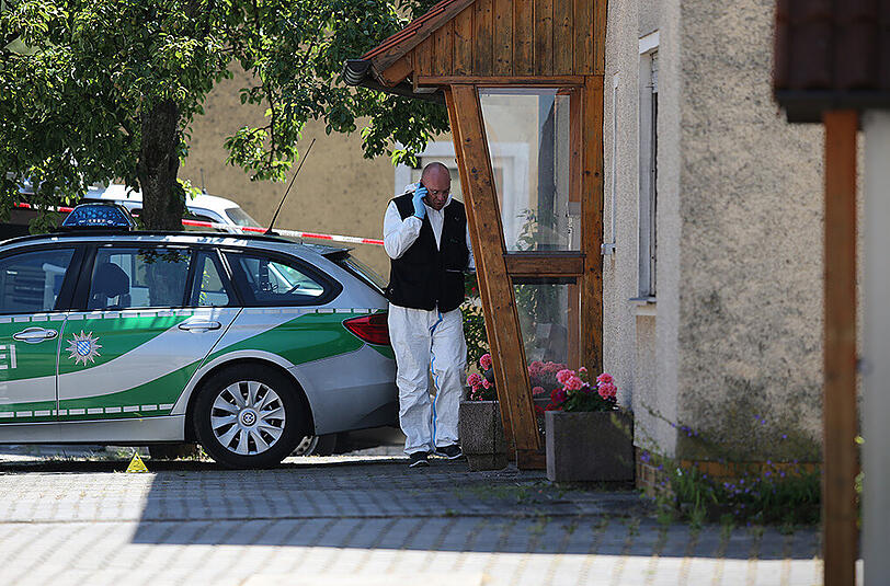Bei einem Amoklauf im Landkreis Ansbach sind am Freitagmorgen zwei Menschen ums Leben gekommen.
