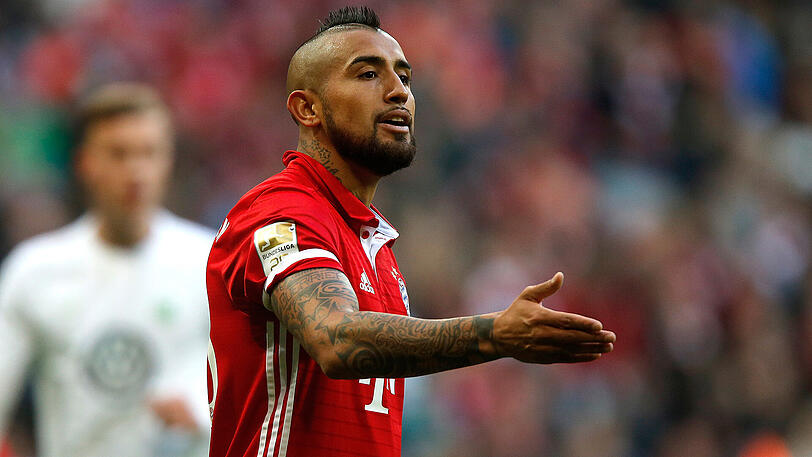 Arturo Vidal steht seit 2015 beim FC Bayern unter Vertrag. Doch jetzt lockt die Premier League.