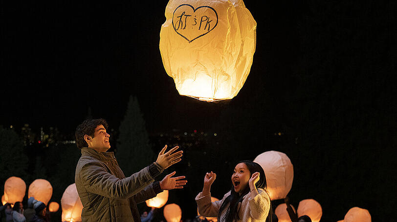 In "To All the Boys: P.S. I Still Love You" wird es romantisch zwischen Lara Jean (Lana Condor) und Peter (Noah Centineo).