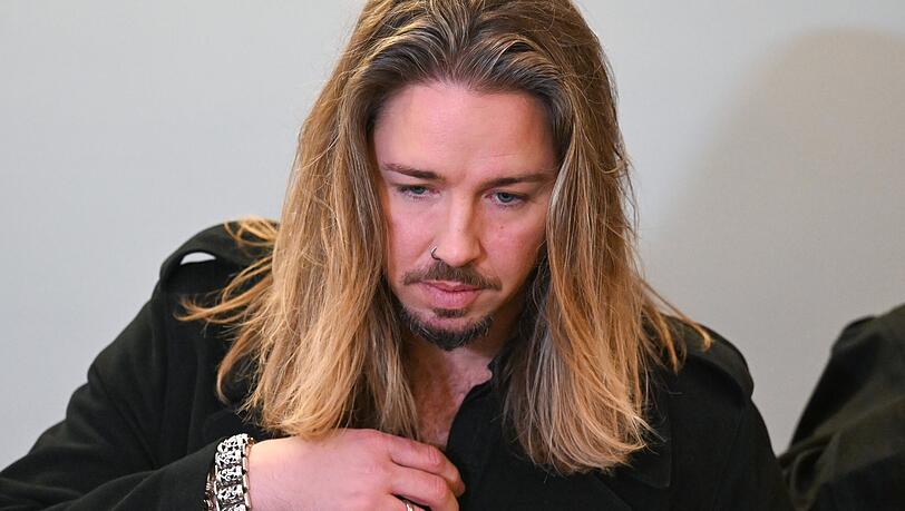 Sänger Gil Ofarim hat vor Gericht zugegeben, die Antisemitismus-Vorwürfe gegen einen Hotelmitarbeiter erfunden zu haben. Ist seine Karriere jetzt vorbei?