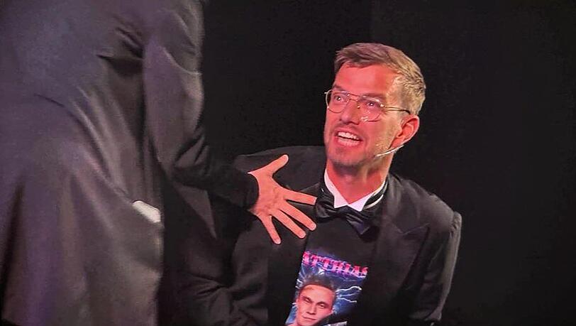 Joko Winterscheidt pöbelt gegen Matthias Schweighöfer.