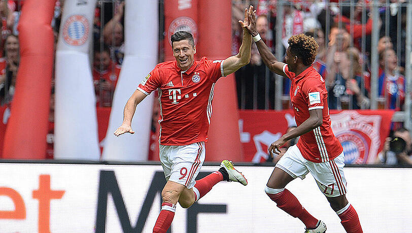 Robert Lewandowski erzielte in der 12. Minute sein 30. Saisontor! Robert Lewandowski erzielte in der 12. Minute sein 30. Saisontor!