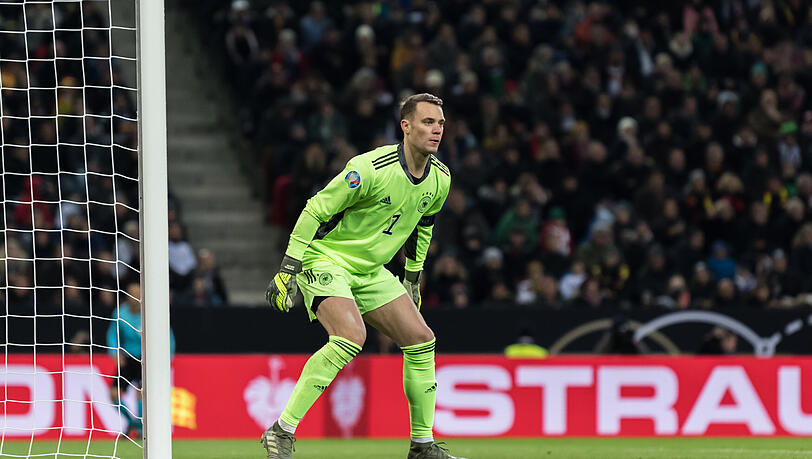 Bayern-Keeper Manuel Neuer wurde von Bundestrainer Jogi Löw für die Spiele der deutschen Nationalmannschaft gegen die Türkei, die Ukraine und die Schweiz nominiert. Bayern-Keeper Manuel Neuer wurde von Bundestrainer Jogi Löw für die Spiele der deutschen Nationalmannschaft gegen die Türkei, die Ukraine und die Schweiz nominiert.