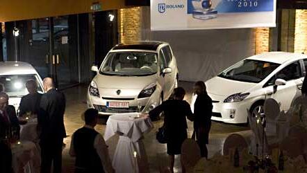 Gäste der Preisverleihung "Auto der Vernunft 2010" kommen in das Meilenwerk in Berlin. Gäste der Preisverleihung "Auto der Vernunft 2010" kommen in das Meilenwerk in Berlin.