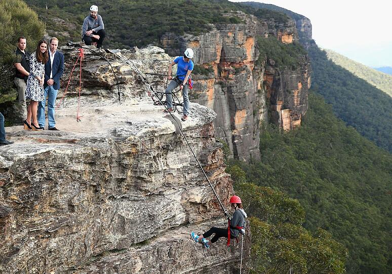 Am Narrow Neck Lookout: Prinz William und Kate haben die Blue Mountains besucht und sich dabei an einen gefährlichen Abgrund herangewagt.