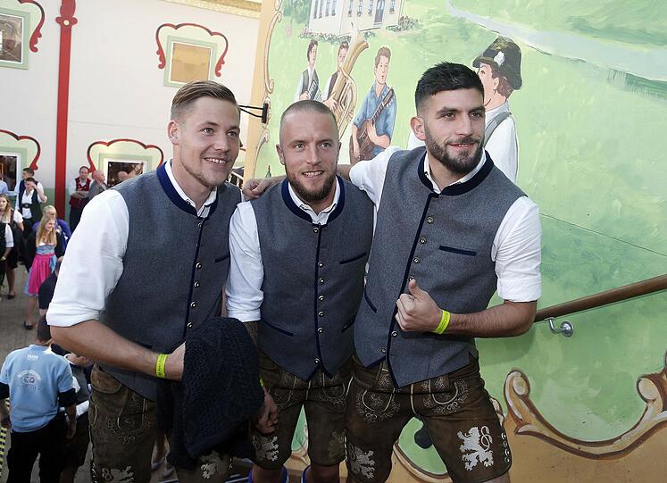 Die Löwen besuchten am Dienstag die Wiesn.