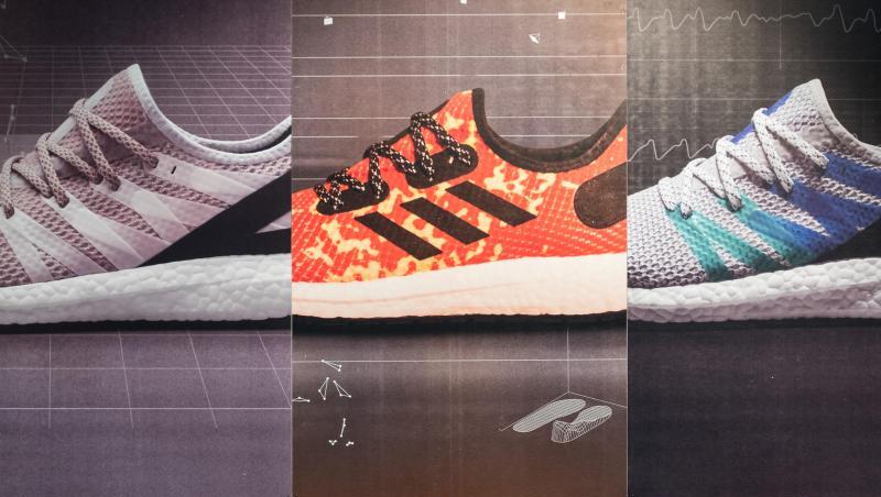 Schuhe des Sportartikelherstellers Adidas sind zur Ansicht ausgestellt. Foto: Daniel Karmann/Archivbild Schuhe des Sportartikelherstellers Adidas sind zur Ansicht ausgestellt. Foto: Daniel Karmann/Archivbild