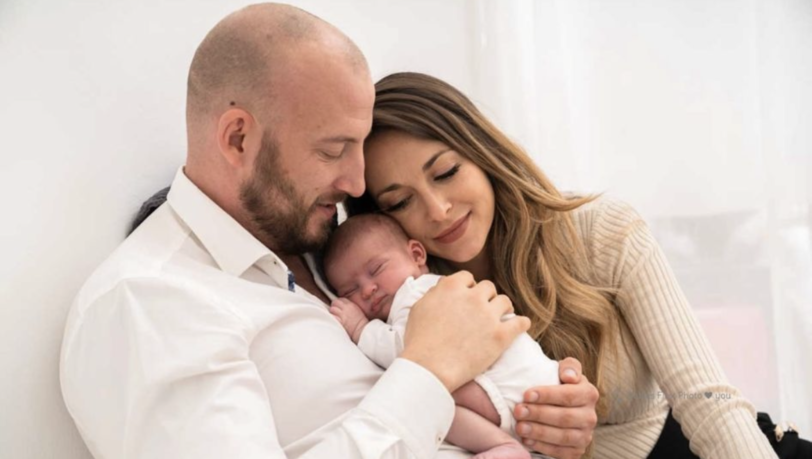 Glückliche Familie: Mario Daser mit Freundin Olivia und Töchterchen Emilia