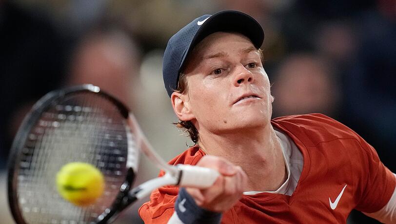 Der Italiener Jannik Sinner setzte sich gegen den Russen Kotow mit 6:4, 6:4, 6:4 durch.
