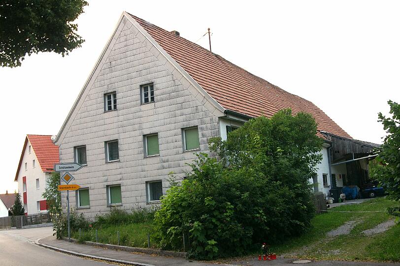 ...im Bauernhof seiner verstorbenen Großmutter.