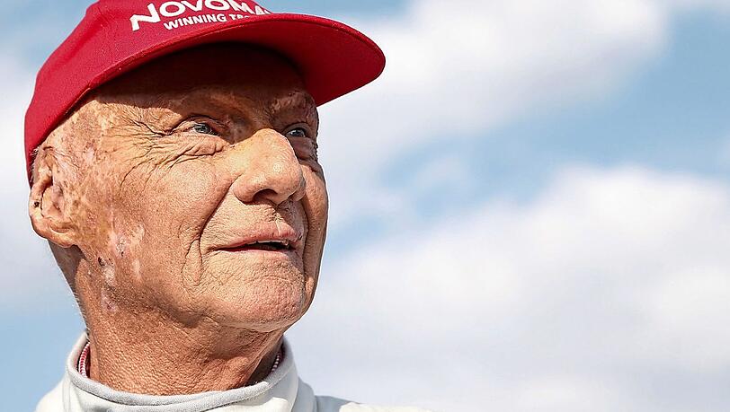Wie man ihn kennt: Der Blick geht bei Niki Lauda auch nach vielen Schicksalsschlägen immer nach vorne. Wie man ihn kennt: Der Blick geht bei Niki Lauda auch nach vielen Schicksalsschlägen immer nach vorne.