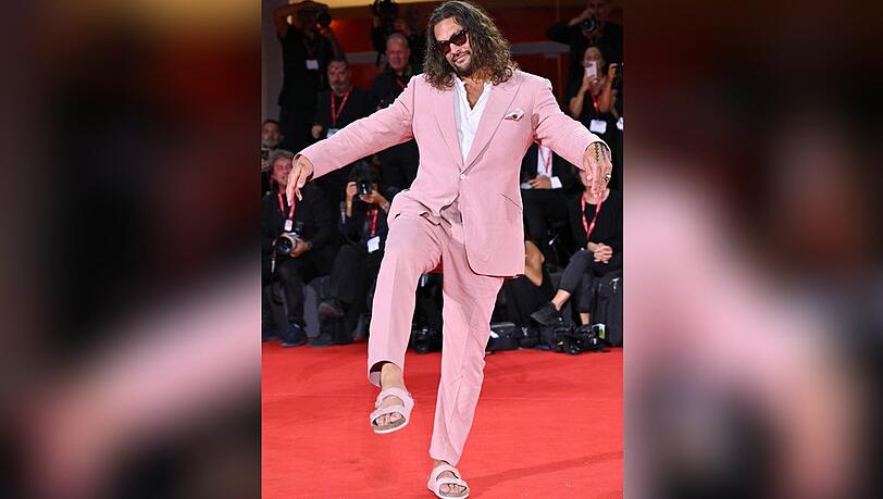 Jason Momoa in Birkenstocks bei den Filmfestspielen von Venedig.