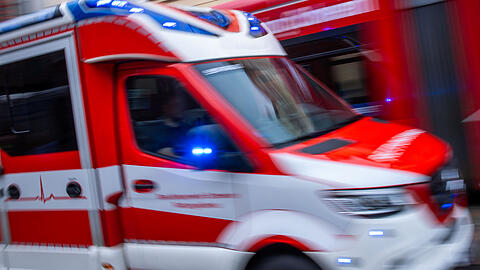 Bei zwei schweren Radlunf&auml;llen in M&uuml;nchen werden drei Menschen schwer verletzt. (Symbolbild)