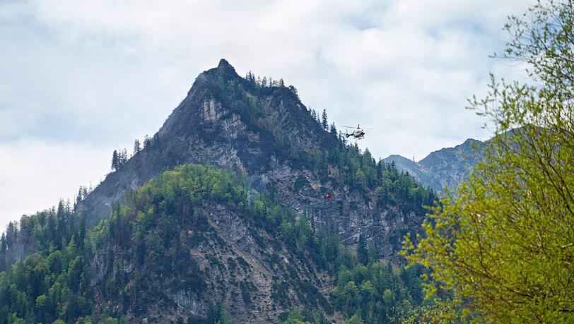 Nach dem Waldbrand am Saur&uuml;sselkopf muss die Feuerwehr nochmals ausr&uuml;cken. (Archivbild)