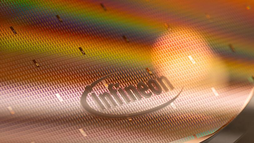 Ein Infineon-Wafer - diese zu zerteilen und weiterzuverarbeiten ist Aufgabe von Backend-Fabriken wie der in Thailand. (Archivbild) Ein Infineon-Wafer - diese zu zerteilen und weiterzuverarbeiten ist Aufgabe von Backend-Fabriken wie der in Thailand. (Archivbild)