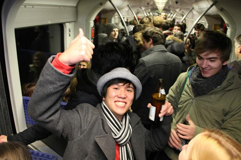 Ein weiterer Flashmob war das Abschiedtrinken in der Münchner S-Bahn.