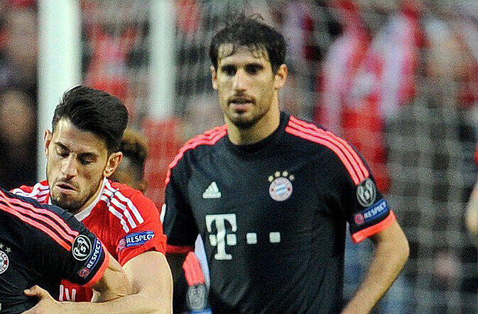 Javi Martínez: Note 3. Zu passiv beim Gegentor: Ließ Raul Jiménez einköpfen (27.), begleitete den Benfica-Mann lediglich. Top seine Kopfballvorlage zu Müllers 2:1. Dieser hohe Luftstand! Bekam mit viel Glück nur Gelb nach einer Rettungs-Grätsche, stand nach einer weiteren Aktion kurz vor einem Platzverweis.