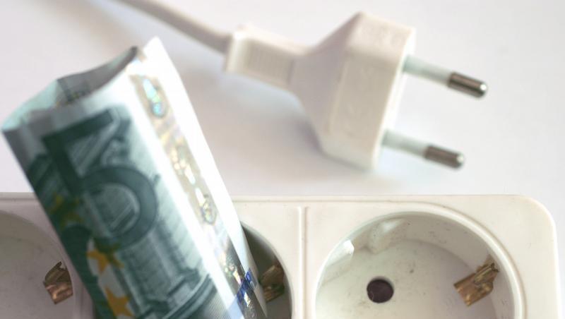 Mit einem Wechsel zu einem günstigeren Stromanbieter kann der Verbraucher bis zu 382 Euro im Jahr sparen. Mit einem Wechsel zu einem günstigeren Stromanbieter kann der Verbraucher bis zu 382 Euro im Jahr sparen.