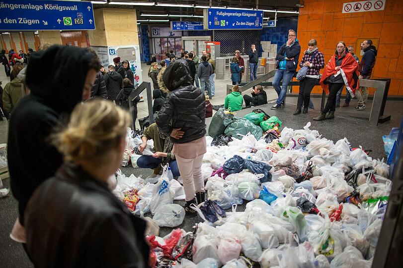 20 000 Flüchtlinge sind am Wochenende in München angekommen. Die Bilder vom Hauptbahnhof.