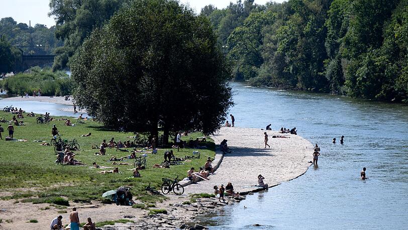 Die Stadt München hat offiziell ausgewiesen, wo man in der Isar baden darf. (Archivbild)