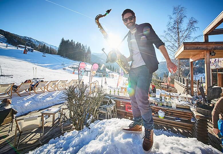 Naturerlebnisse im Holzhotel Forsthofalm uber den Dachern von Leogang