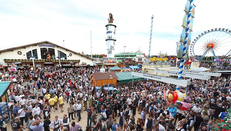 Die Polizei auf dem Oktoberfest sucht einen Ordner - Verdacht: Körperverletzung. (Illustration) Die Polizei auf dem Oktoberfest sucht einen Ordner - Verdacht: Körperverletzung. (Illustration)
