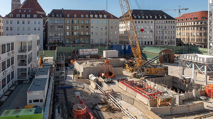 Das bayerische Verkehrsministerium betont, es habe sich lediglich um Grobschätzungen gehandelt, "die zu keinem Zeitpunkt für die politische Entscheidungsfindung oder die öffentliche Kommunikation ein hinreichend belastbarer Ersatz für fehlende Daten der DB sein konnten".
