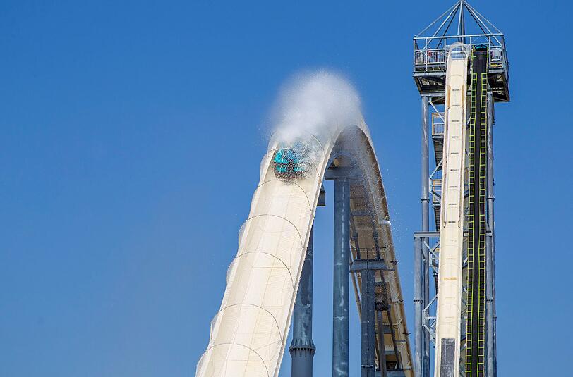 Ein Zehnjähriger ist auf einer Wasserrutsche in einem Vergnügungspark in der US-Stadt Kansas-City ums Leben gekommen. Nach einem Eintrag im Guinness-Buch der Rekorde handelt es sich um die höchste Wasserrutsche der Welt mit gut 51 Metern Höhe. Foto: Schlitterbahn Waterparks And Res/Archiv