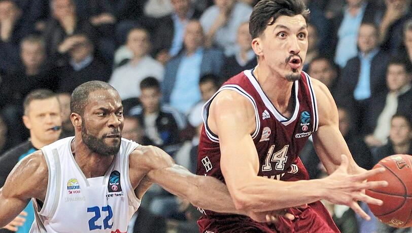 Mit dem 76:60 bei Budocnost Podgorica haben Nihad Djedovics (r.) Bayern ihre Führung im Eurocup ausgebaut. Mit dem 76:60 bei Budocnost Podgorica haben Nihad Djedovics (r.) Bayern ihre Führung im Eurocup ausgebaut.