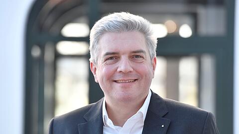 Die Stadtsparkasse München bekennt sich klar zur Nachhaltigkeit und hat nachhaltiges Handeln fest in ihrer Geschäftsstrategie verankert. Marcus Betz, stellvertretendes Mitglied des Vorstandes und Leiter "Unternehmens-, Firmenkunden und Bauträger" bei der Stadtsparkasse München, über die Bedeutung von Nachhaltigkeit in der strategischen Unternehmensplanung.