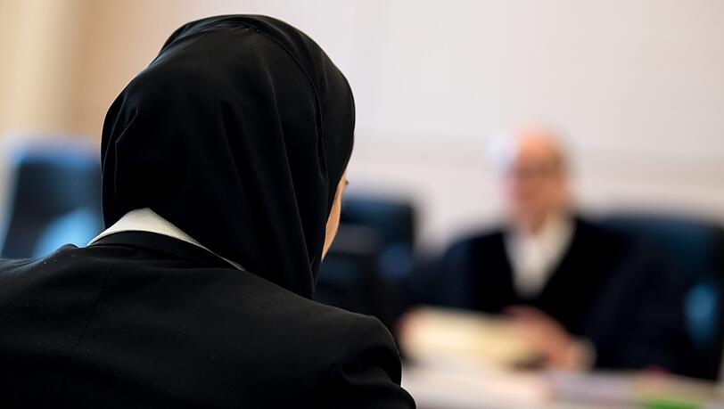 Die Jurastudentin Aqilah S. am Mittwoch vor Gericht. Die Jurastudentin Aqilah S. am Mittwoch vor Gericht.