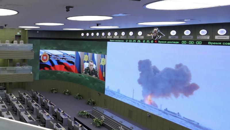 Der Teststart der Hyperschall-Rakete "Avangard" wurde auf einer großen Leinwand im Kontrollraum des russischen Verteidigungsministeriums übertragen. Der Teststart der Hyperschall-Rakete "Avangard" wurde auf einer großen Leinwand im Kontrollraum des russischen Verteidigungsministeriums übertragen.
